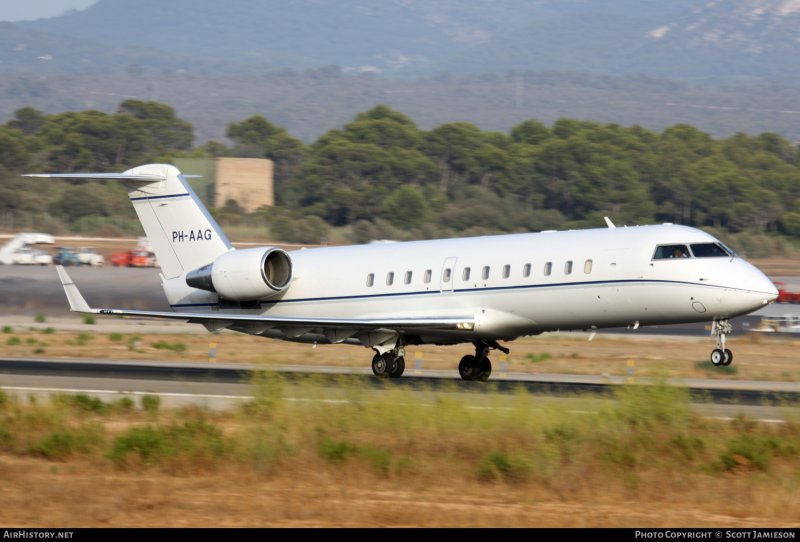 Самолет Bombardier CL 600-2b19