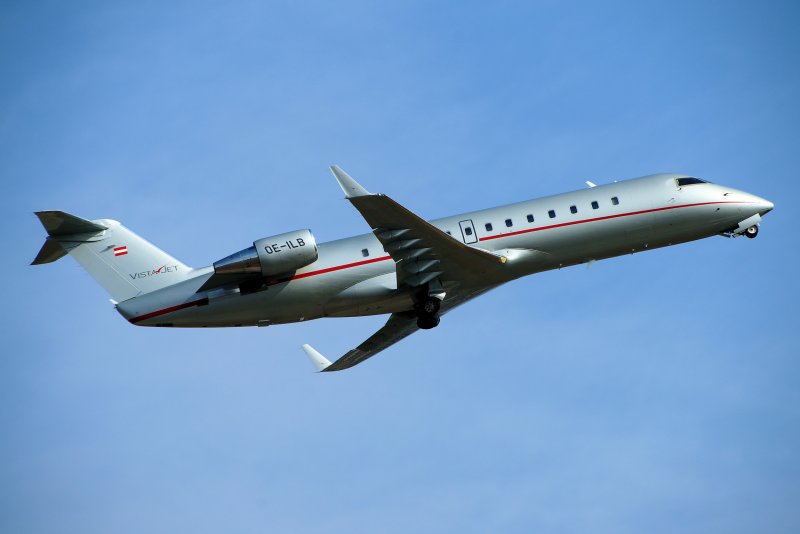 Самолет Bombardier CL 600-2b19