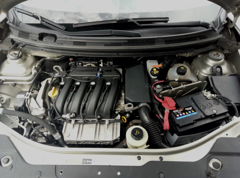 Nissan Bluebird Sylphy 2008 под капотом