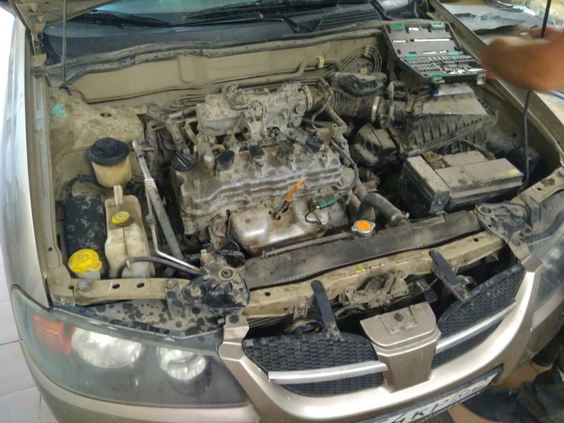 Упор капота Nissan Almera g15