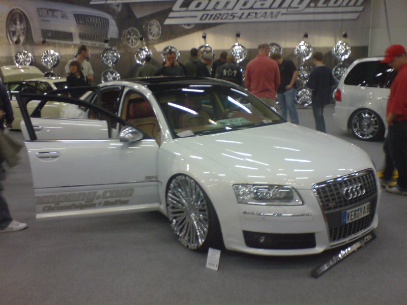 Audi a8 Tuning белая