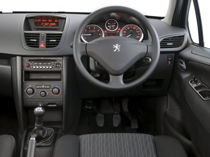 Peugeot 207 салон