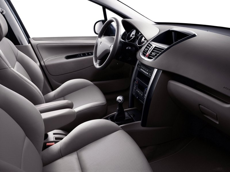 Peugeot 207 салон