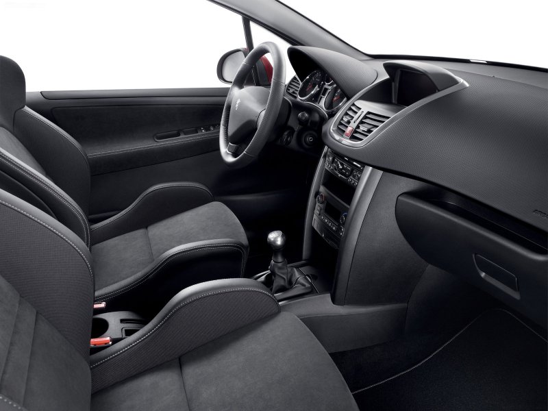 Peugeot 207 RC салон