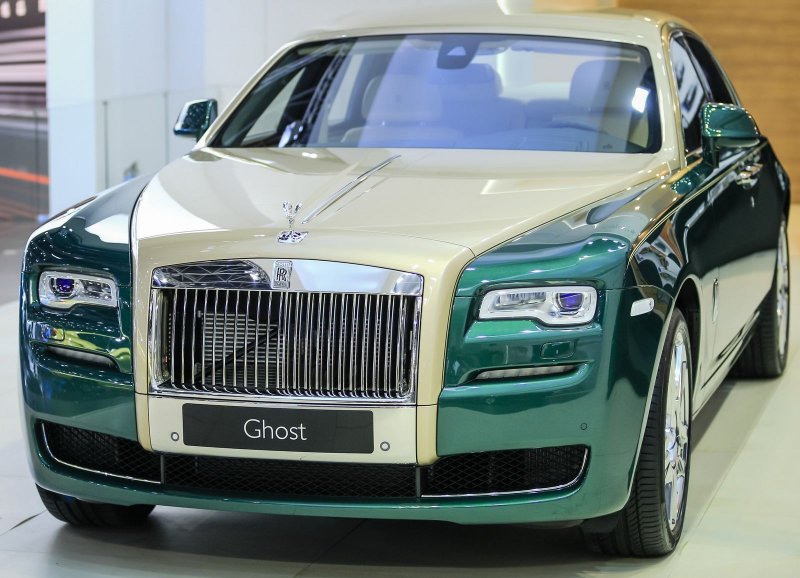 Rolls Royce Ghost зелёный