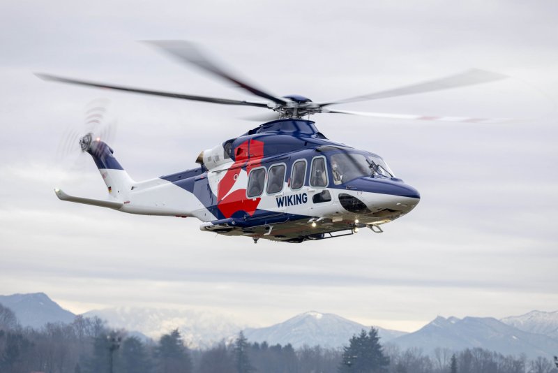 Вертолет Leonardo aw109