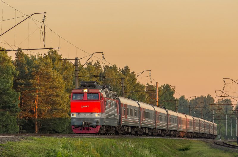 Электровоз вл 10 с вагонами