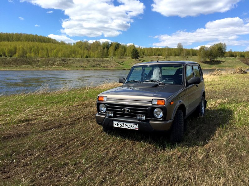Автосалон Урал, Лада, наличие авто.