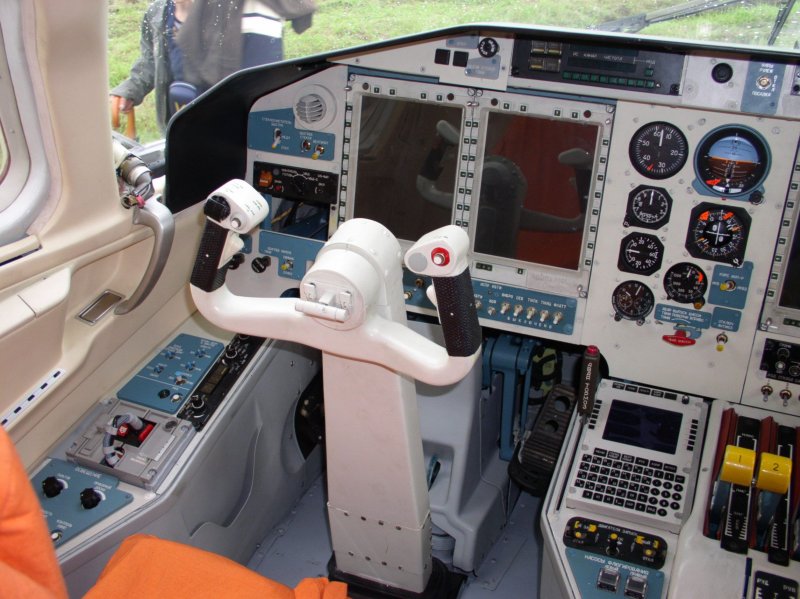 WZ-1029 Sukhoi Superjet 100 салон