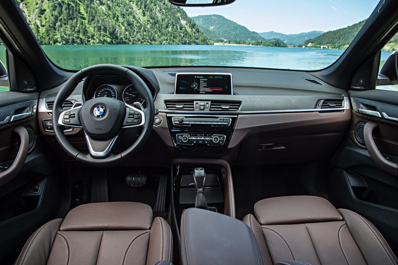 BMW x1 2015 салон