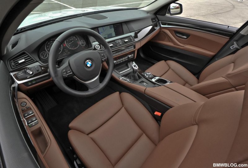 BMW 5 f10 коричневый салон