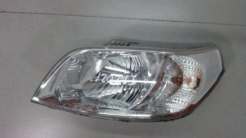 Фара правая Авео т 200