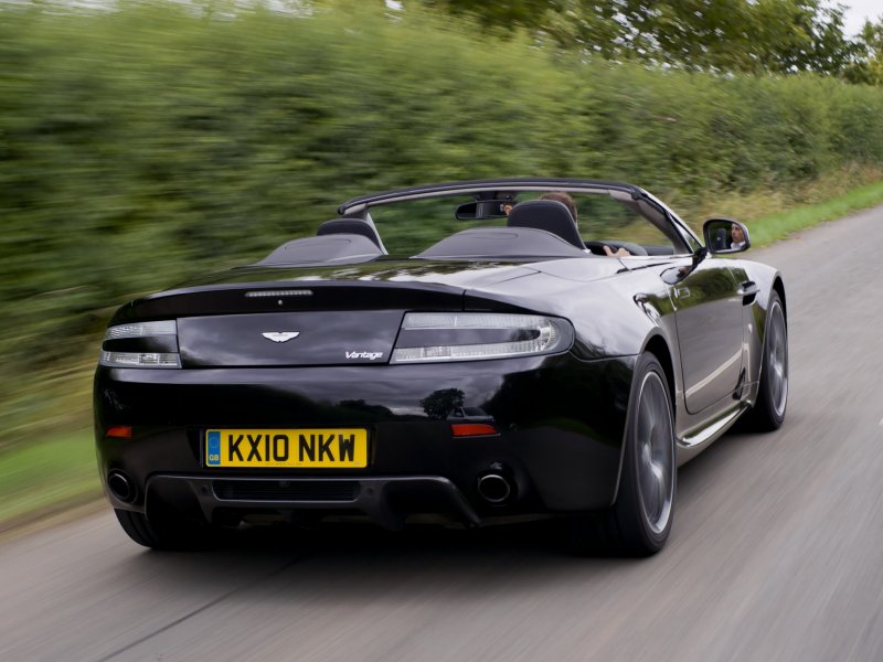 Aston Martin Vantage (2005)