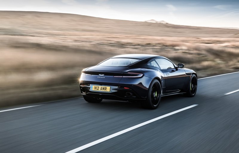 Aston Martin db11 Black