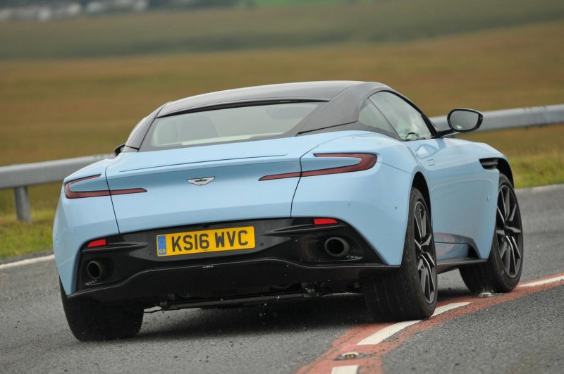 Db11 vs Continental gt