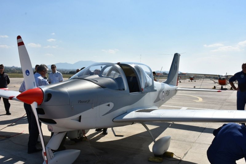 Tecnam p2002 Sierra кабина