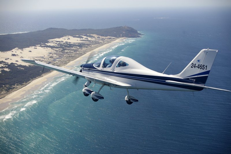 Самолет Tecnam p2002