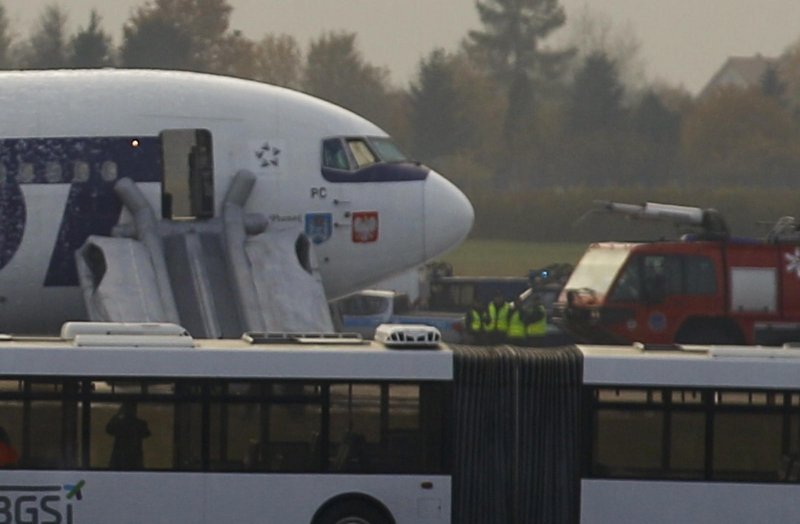 Самолёт Embraer 175