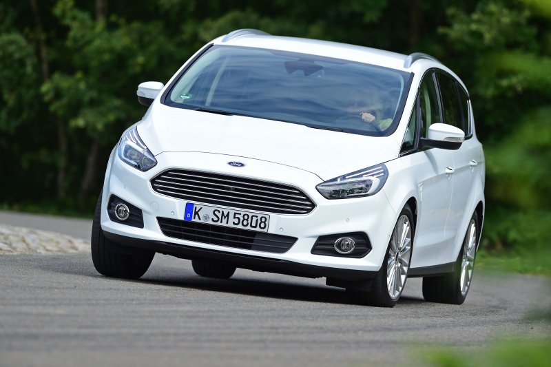Ford x Max 2015