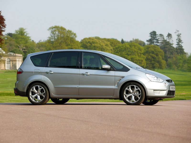 Ford s Max 2