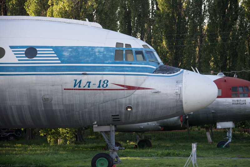 Ил 22 м11 внутри
