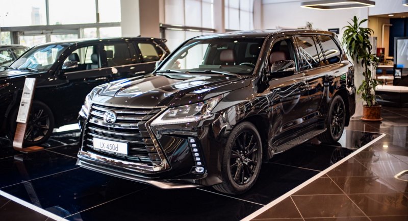 LX 450d Black Vision