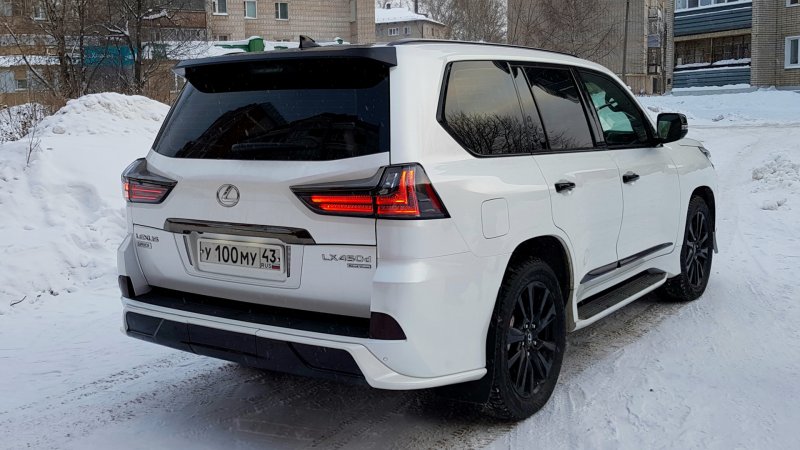 LX 570 Black Vision