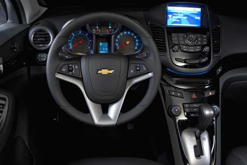 Chevrolet Orlando 2012 салон