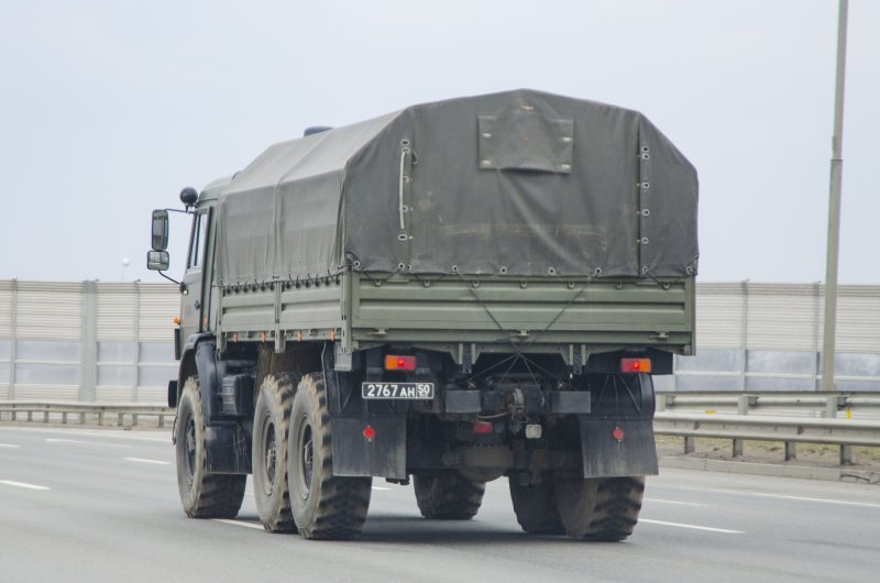КАМАЗ 5350 сзади