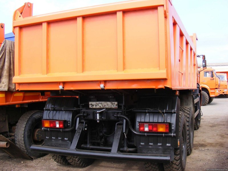 КАМАЗ 6520-53 сзади