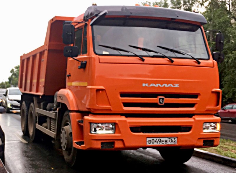 КАМАЗ 65115 спереди