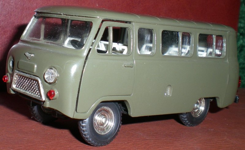 Модели автомобилей УАЗ 1990