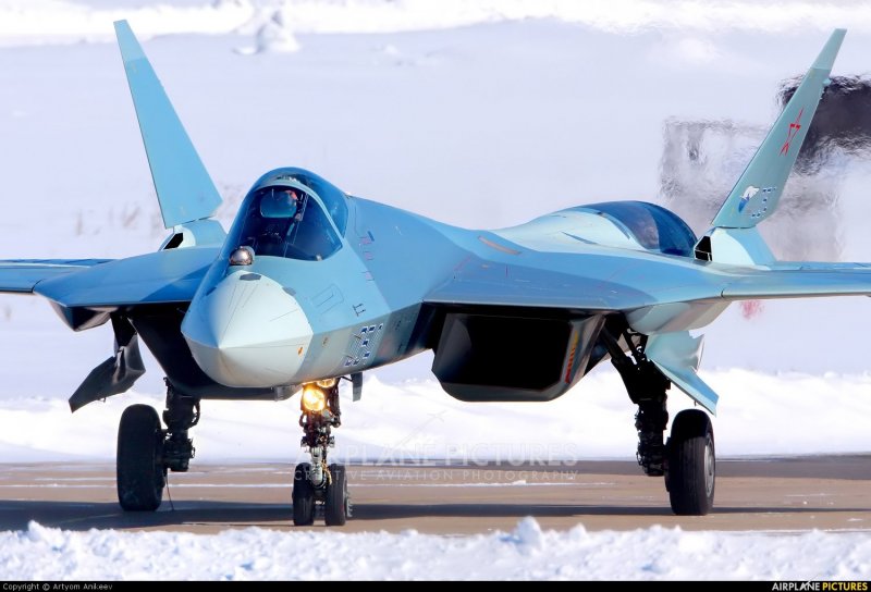 Истребитель 5 поколения Су 57