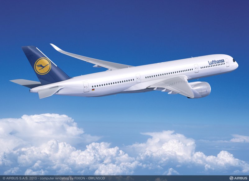 Самолет Lufthansa на белом фоне