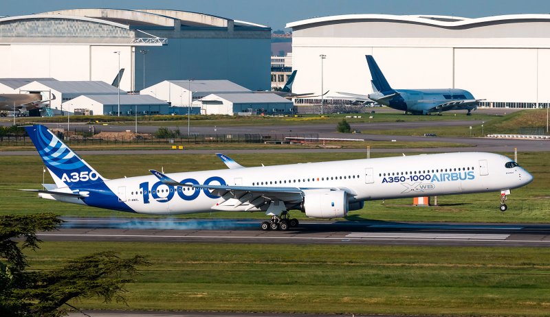 Самолет Airbus a350