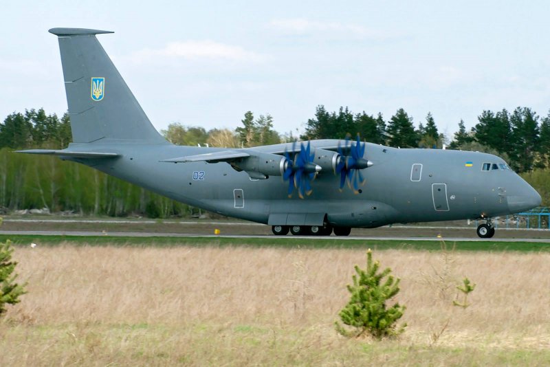 АН-188 транспортный самолёт