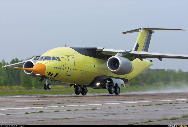 АН-178 транспортный самолёт