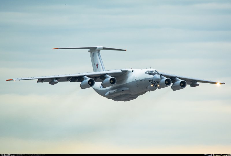 Ил-78 снизу
