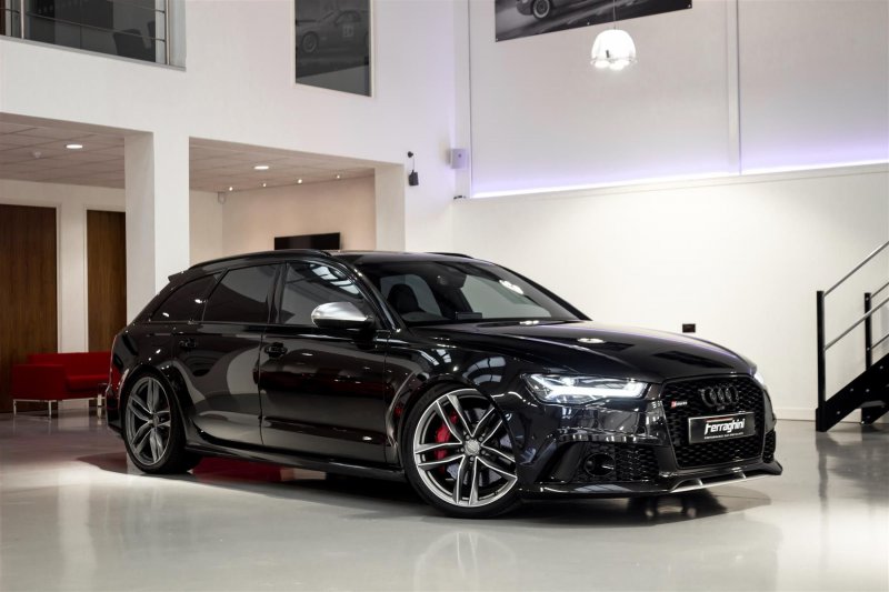Audi rs6 avant Black