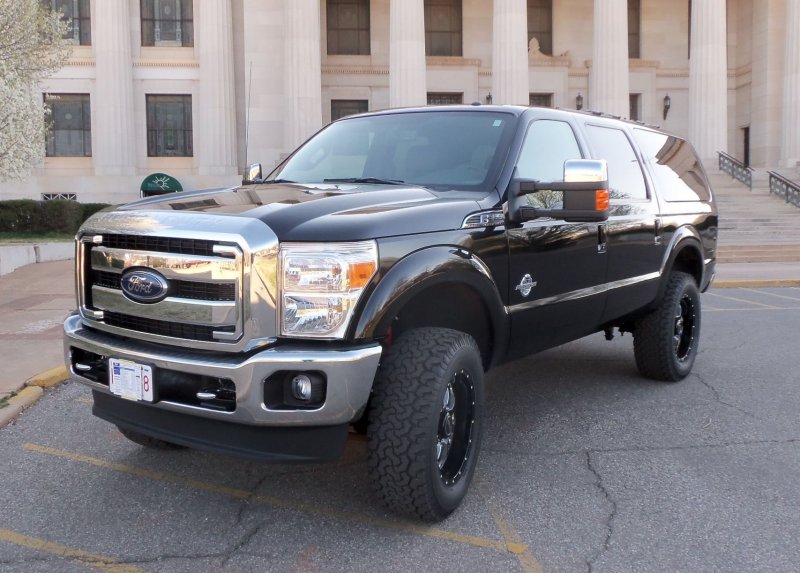 Ford Excursion 2012