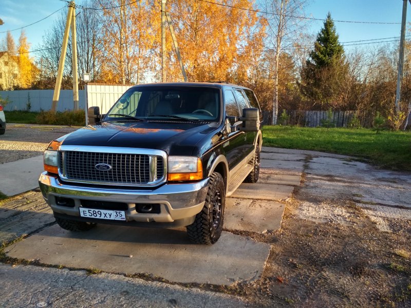 Ford Excursion 2