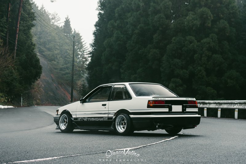 Toyota ae86 Trueno stance