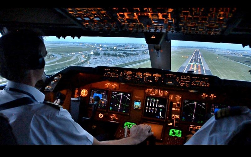 Посадка Боинг 737 вид из кабины