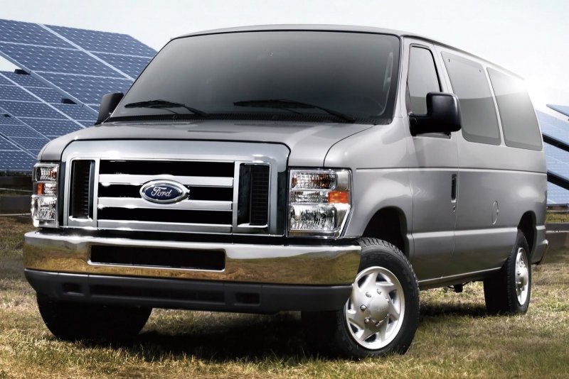 2013 Ford e-Series van