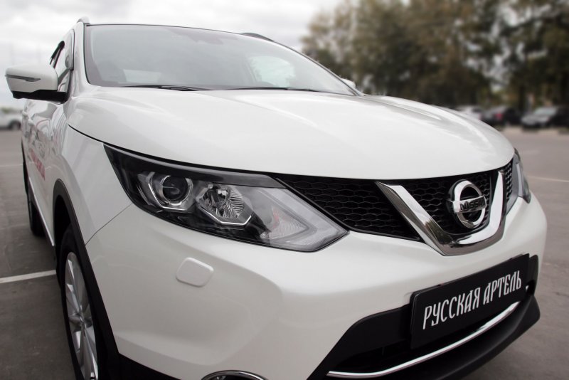 Nissan Qashqai 2014 реснички