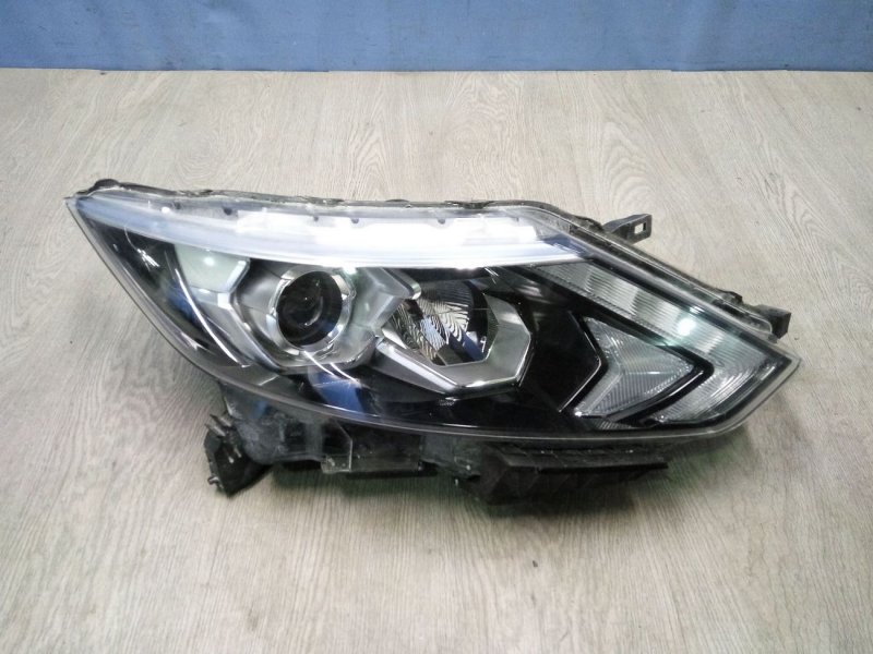 Стекло фары Nissan Qashqai j10
