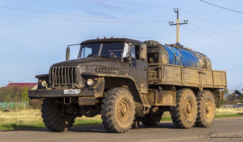 Грузовик Урал 4320 8х8
