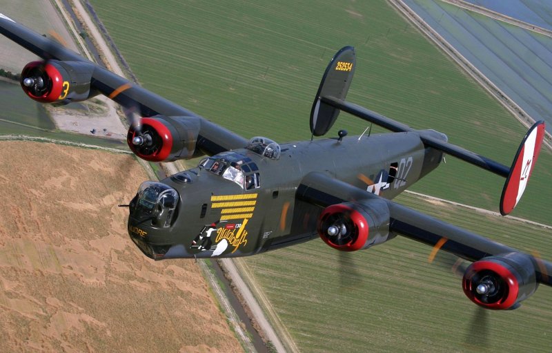 Самолет b-24 Liberator