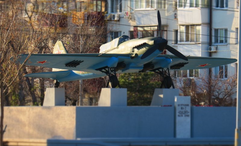 Памятник самолёт-Штурмовик ил-2 Новороссийск