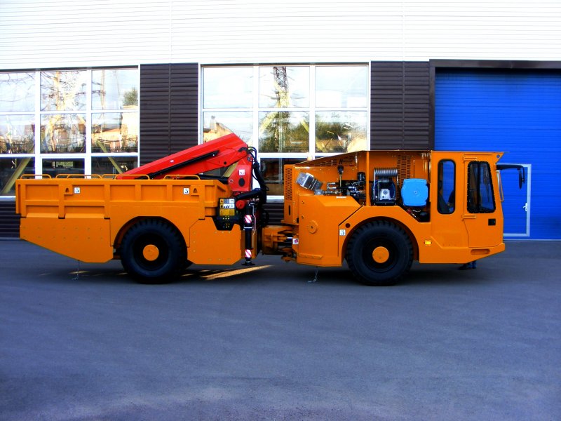 Подземный самосвал Caterpillar ad30